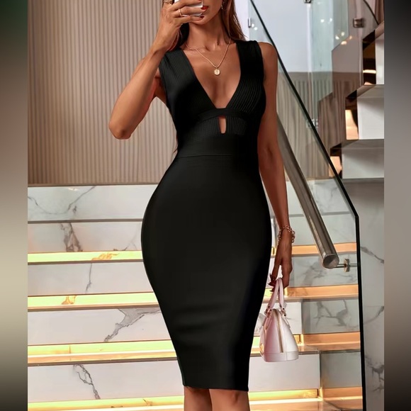 Luxe plunging V neck bodycon dress - Picture 9 of 15